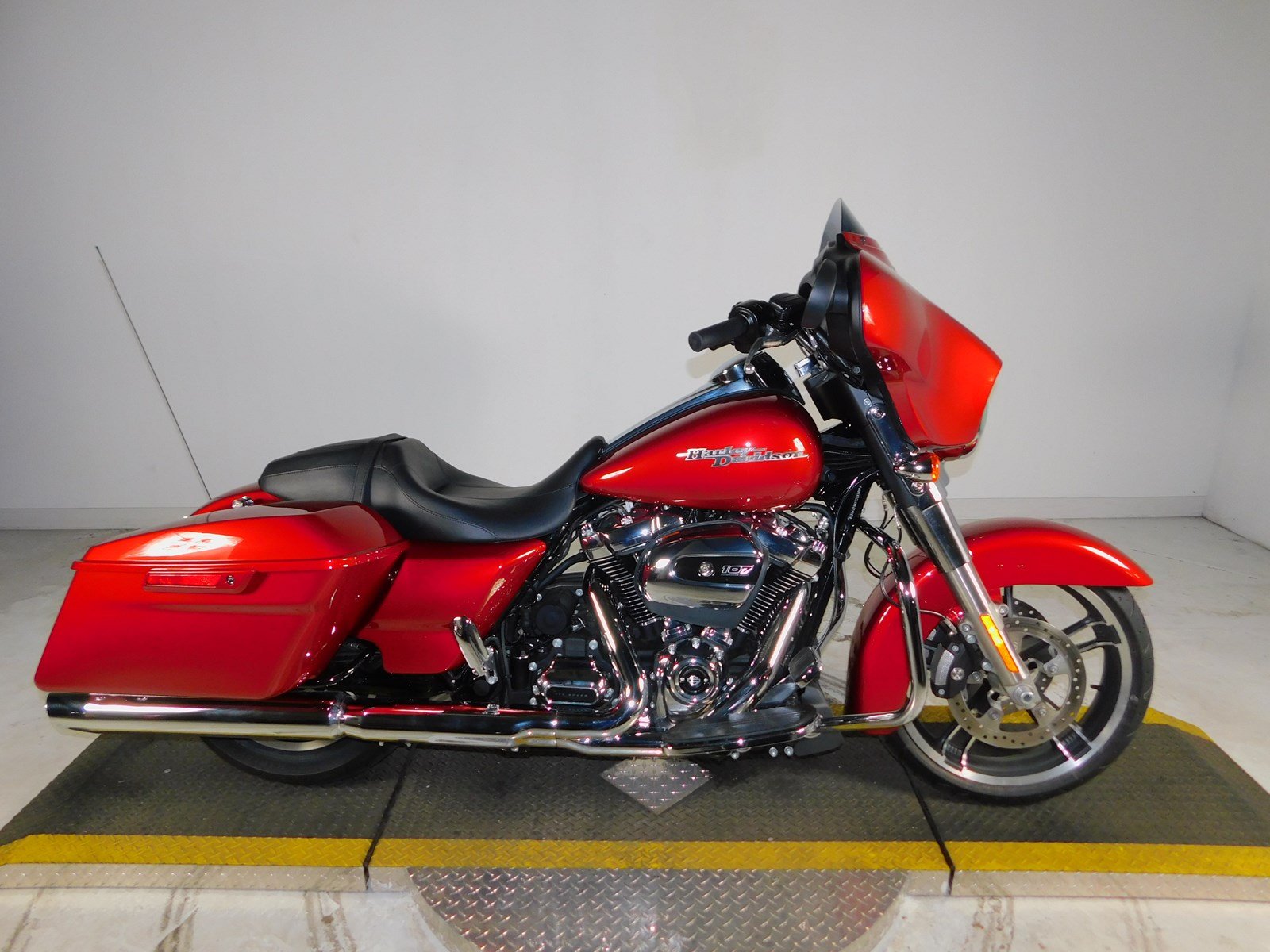 Pre-Owned 2019 Harley-Davidson Street Glide FLHX Touring 