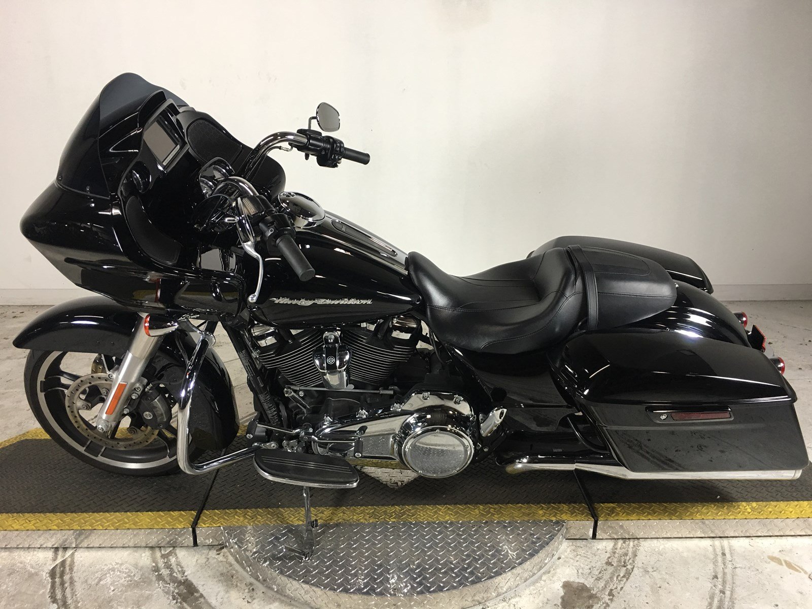 Pre-Owned 2017 Harley-Davidson Road Glide Special FLTRXS Touring in ...