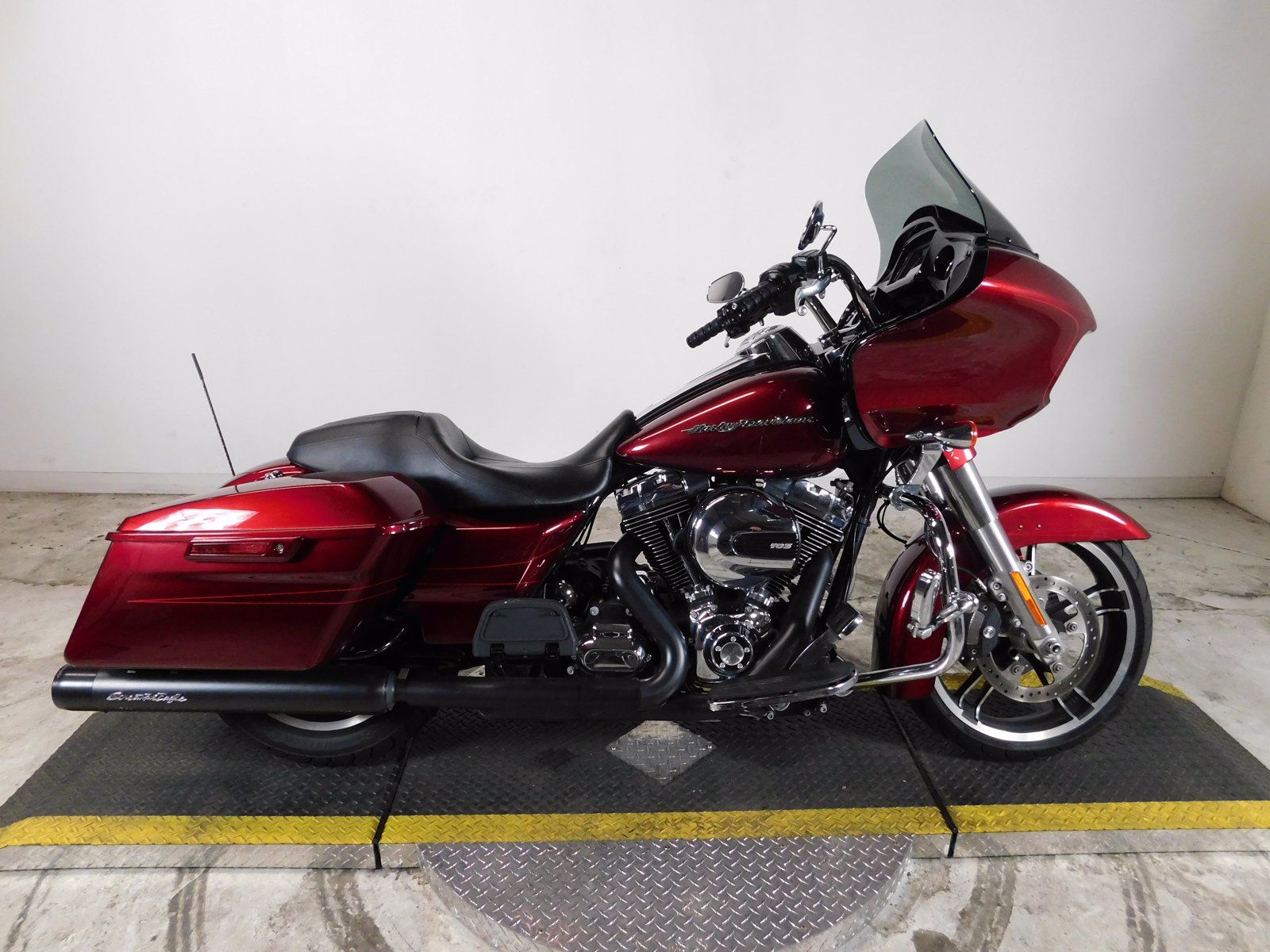 pre-owned-2016-harley-davidson-road-glide-special-fltrxs-touring-in