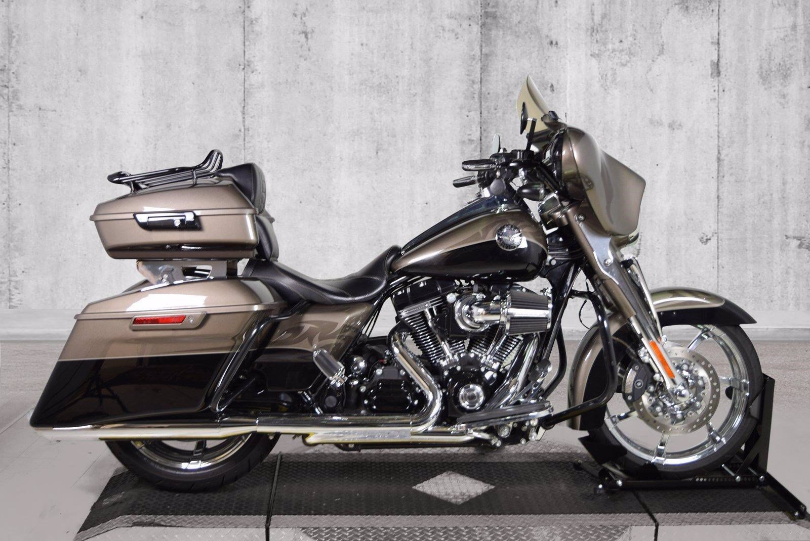 Pre Owned 2014 Harley Davidson Road King CVO FLHRSE CVO Touring In   7e1ccbda234a3f87a5a2017534dca20f 