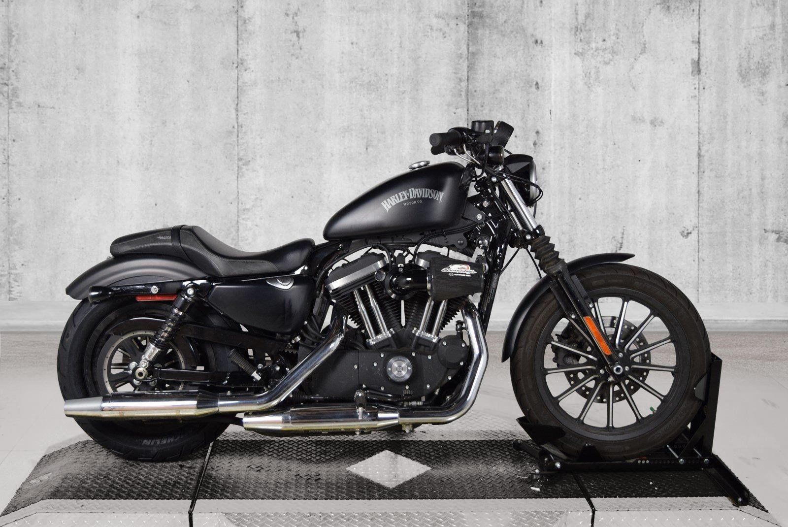 Pre-owned 2014 Harley-davidson Sportster Iron 883 Xl883n Sportster In 